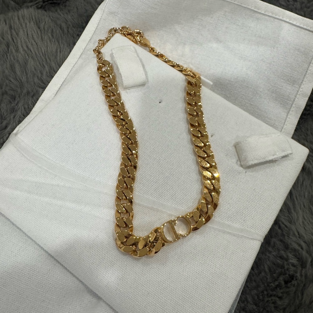 Dior 30 Montaigne Short Necklace